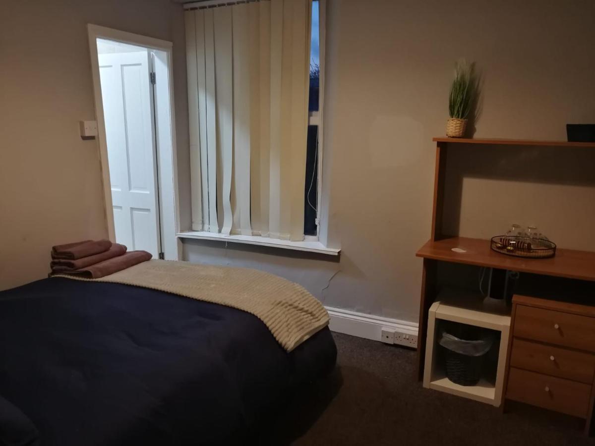 Double Ensuite Room In The Heart Of Preston Centre 프레스턴 외부 사진