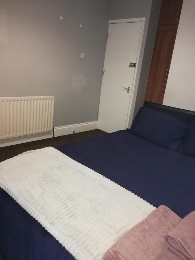 Double Ensuite Room In The Heart Of Preston Centre 프레스턴 외부 사진